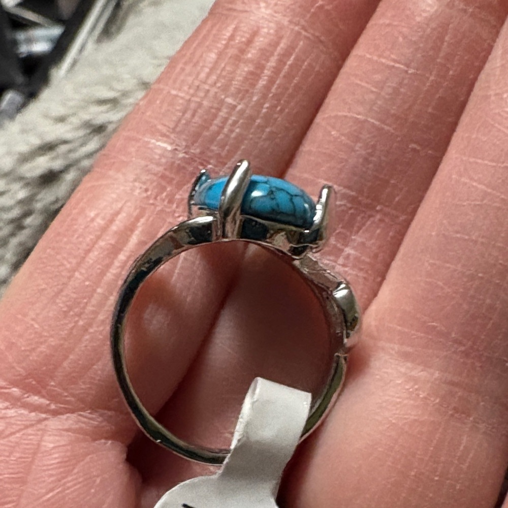 Turquoise Silver Ring - Picture 4 of 6